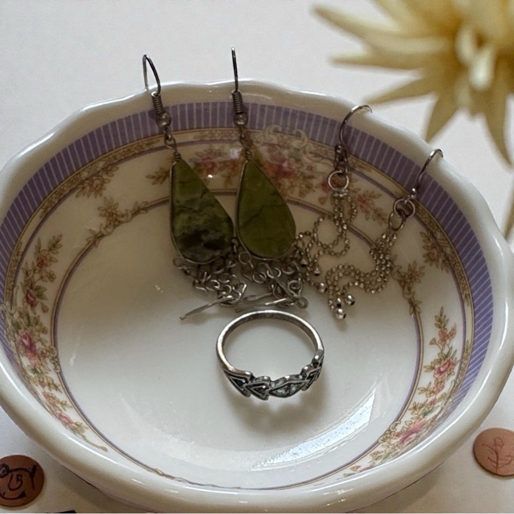 Elegant Silver and Green Jewelry Set 3 pc